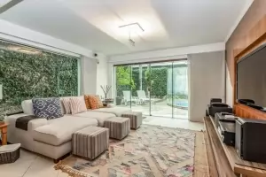 Padrão Brooklin 246m² 03 Dormitórios 02 Suítes 4 Vagas