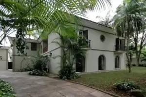 Padrão Jardim América 600m² 05 Dormitórios 01 Suítes 7 Vagas