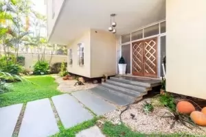 Padrão Jardim Paulista 650m² 04 Dormitórios 04 Suítes 5 Vagas