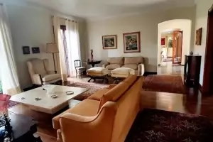 Padrão Jardim Paulista 560m² 04 Dormitórios 01 Suítes 10 Vagas