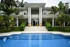 Haras Guancan Granja Viana 1000m² 05 Dormitórios 04 Suítes 6 Vagas