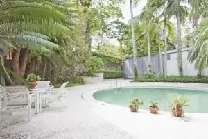 Padrão Jardim Europa 720m² 05 Dormitórios 03 Suítes 8 Vagas