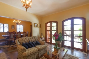 Padrão Jardim Morumbi 460m² 04 Dormitórios 02 Suítes 4 Vagas