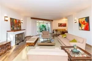 Padrão Jardim Marajoara 371m² 05 Dormitórios 02 Suítes 2 Vagas