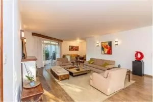 Padrão Jardim Marajoara 371m² 05 Dormitórios 02 Suítes 2 Vagas