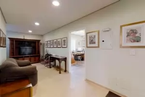 Clínica Indianópolis 335m² 02 Dormitórios 02 Suítes 3 Vagas