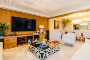 Condominio da Chacara Santa Helena Santo Amaro 350m² 04 Dormitórios 04 Suítes 3 Vagas