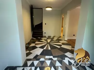 Padrão Jardim Europa 240m² 04 Dormitórios 02 Suítes 3 Vagas