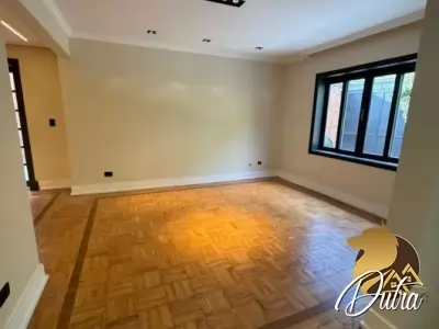 Padrão Jardim Europa 240m² 04 Dormitórios 02 Suítes 3 Vagas