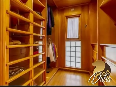 Padrão Jardim Europa 300m² 03 Dormitórios 02 Suítes 3 Vagas