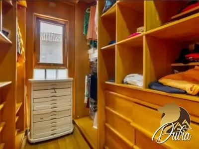 Padrão Jardim Europa 300m² 03 Dormitórios 02 Suítes 3 Vagas