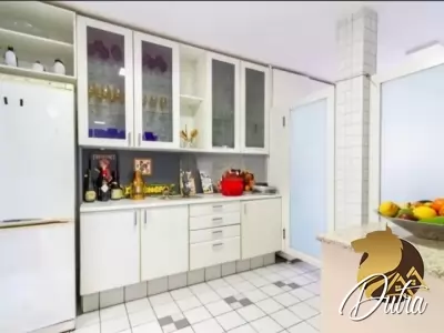 Padrão Jardim Europa 300m² 03 Dormitórios 02 Suítes 3 Vagas