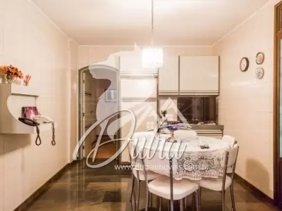 Mansão das Tulipas Campo Belo 440m² 04 Dormitórios 03 Suítes 4 Vagas