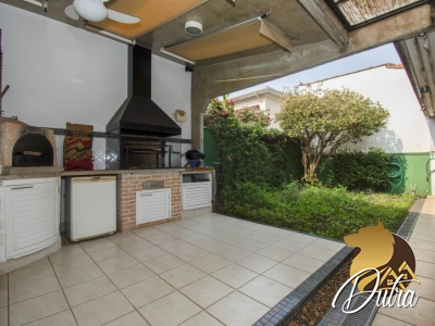 Padrão Moema 240m² 04 Dormitórios 02 Suítes 3 Vagas