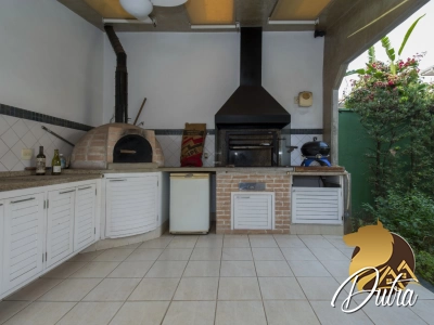 Padrão Moema 240m² 04 Dormitórios 02 Suítes 3 Vagas