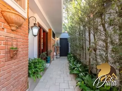 Padrão Jardim Marajoara 228m² 03 Dormitórios 02 Suítes 5 Vagas