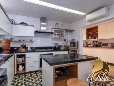 Padrão Jardim Paulista 268m² 03 Dormitórios 03 Suítes 3 Vagas