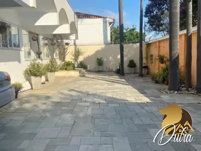 Padrão Campo Belo 682m² 03 Dormitórios 03 Suítes 8 Vagas