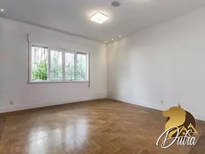 Padrão Jardim Paulista 345m² 05 Dormitórios 03 Suítes 4 Vagas