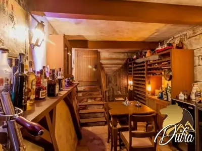 Alpha 10 Alphaville 1600m² 07 Dormitórios 05 Suítes 6 Vagas