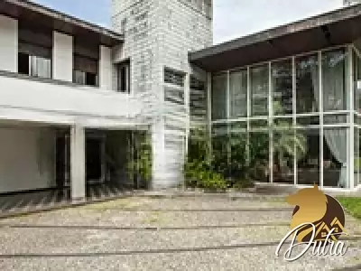 Padrão Jardim América 985m² 04 Dormitórios 04 Suítes 7 Vagas