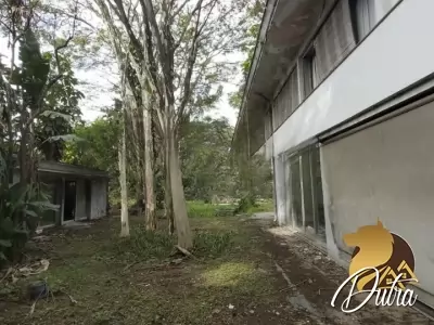 Padrão Jardim Europa 1200m² 04 Dormitórios 01 Suítes 15 Vagas