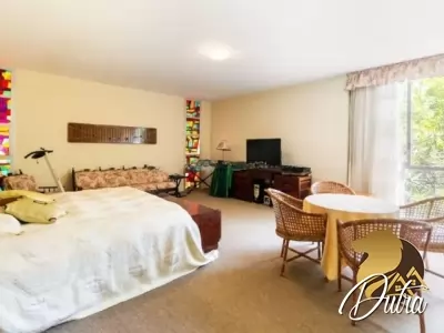 Padrão Jardim Paulista 650m² 04 Dormitórios 04 Suítes 5 Vagas