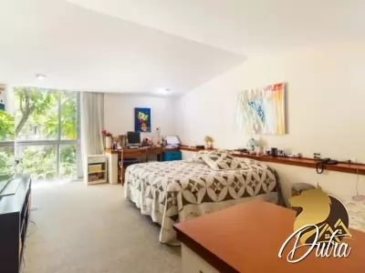 Padrão Jardim Paulista 650m² 04 Dormitórios 04 Suítes 5 Vagas