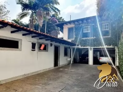 Padrão Jardim Paulista 560m² 04 Dormitórios 01 Suítes 10 Vagas