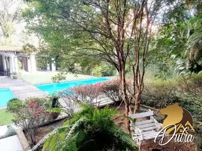 Padrão Jardim Paulista 560m² 04 Dormitórios 01 Suítes 10 Vagas