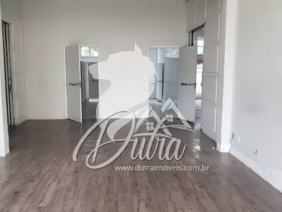 Casa Comercial Indianópolis 1650m² 01 Dormitórios 30 Vagas
