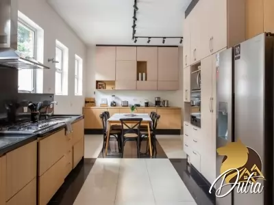 Casa de Vila Jardim Morumbi 695m² 05 Dormitórios 04 Suítes 10 Vagas