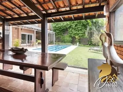 Padrão Cidade Jardim 250m² 04 Dormitórios 03 Suítes 3 Vagas