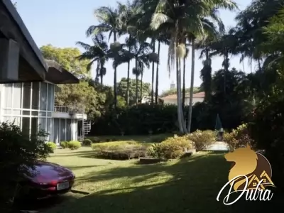 Padrão Jardim América 985m² 04 Dormitórios 04 Suítes 7 Vagas