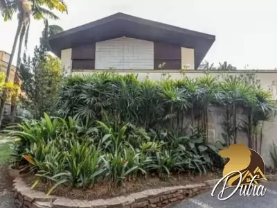 Padrão Jardim América 985m² 04 Dormitórios 04 Suítes 7 Vagas