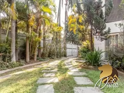 Padrão Jardim América 985m² 04 Dormitórios 04 Suítes 7 Vagas