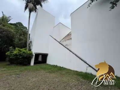 Padrão Jardim América 985m² 04 Dormitórios 04 Suítes 7 Vagas