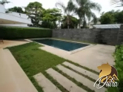 Casa no Jardim luzitânia Jardim Luzitânia 650m² 04 Dormitórios 02 Suítes 8 Vagas