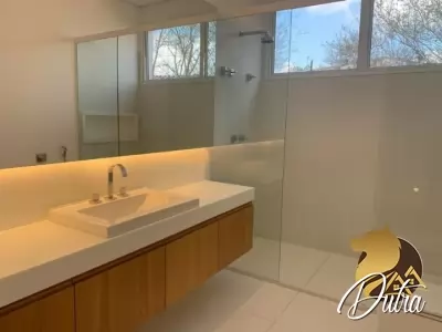 Casa no Jardim luzitânia Jardim Luzitânia 650m² 04 Dormitórios 02 Suítes 8 Vagas