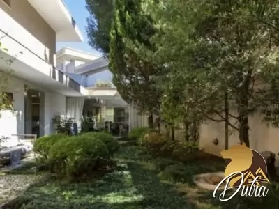 Padrão Jardim Europa 480m² 04 Dormitórios 04 Suítes 4 Vagas