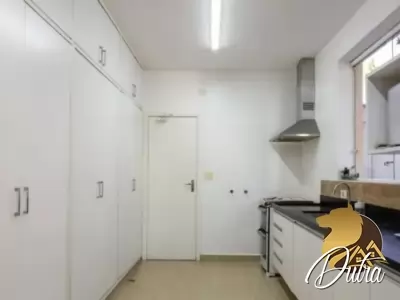 Padrão Jardim Europa 480m² 04 Dormitórios 04 Suítes 4 Vagas