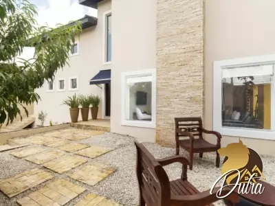 Padrão Cidade Jardim 642m² 04 Dormitórios 04 Suítes 8 Vagas