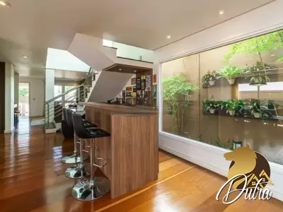 Padrão Chácara Monte Alegre 355m² 04 Dormitórios 02 Suítes 4 Vagas