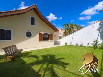 Padrão Jardim Morumbi 460m² 04 Dormitórios 02 Suítes 4 Vagas