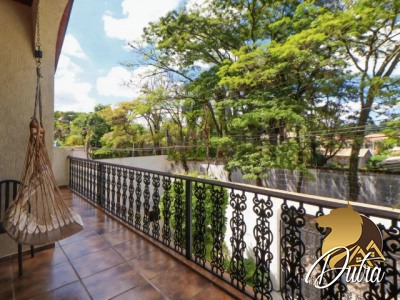 Padrão Jardim Morumbi 460m² 04 Dormitórios 02 Suítes 4 Vagas