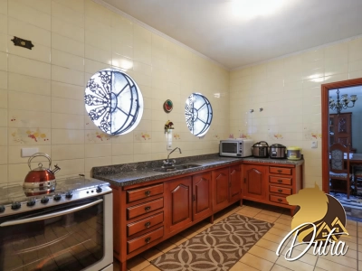 Padrão Jardim Morumbi 460m² 04 Dormitórios 02 Suítes 4 Vagas