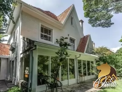 Padrão Jardim América 370m² 04 Dormitórios 03 Suítes 4 Vagas