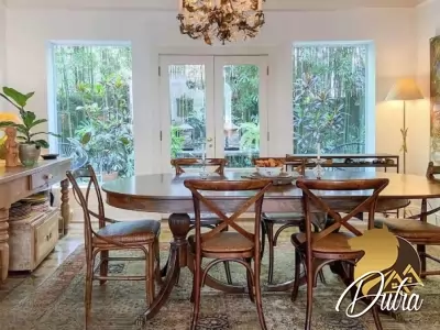 Padrão Jardim América 370m² 04 Dormitórios 03 Suítes 4 Vagas