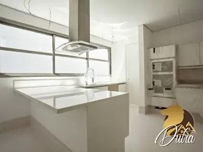 Padrão Jardim Europa 685m² 04 Dormitórios 04 Suítes 4 Vagas