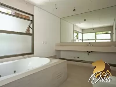 Padrão Jardim Europa 685m² 04 Dormitórios 04 Suítes 4 Vagas
